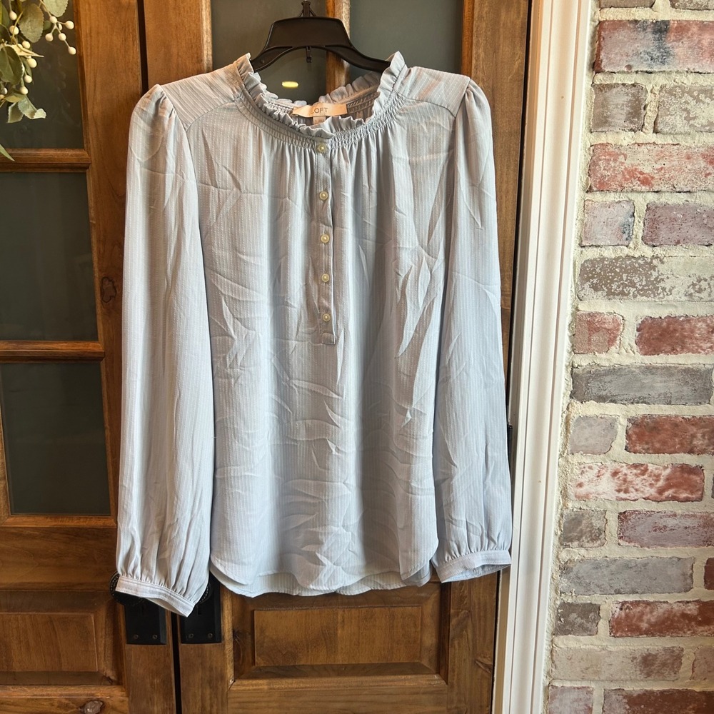 LOFT Women's Blouse Small Blue Striped Ruffle Neck L/S Academia‎